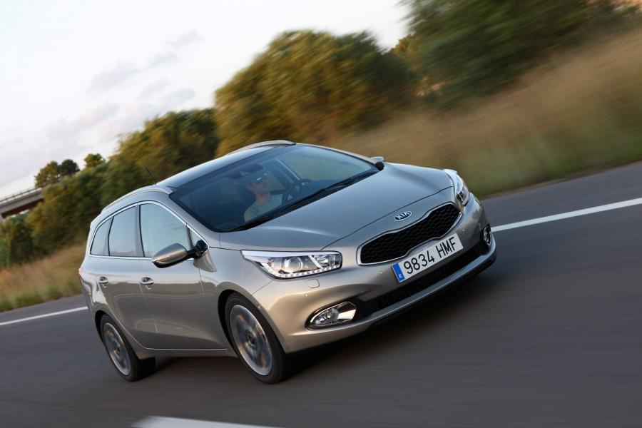  Kia cee&rsquo;d Station Wagon 2012 года  (фото 77 из 89)